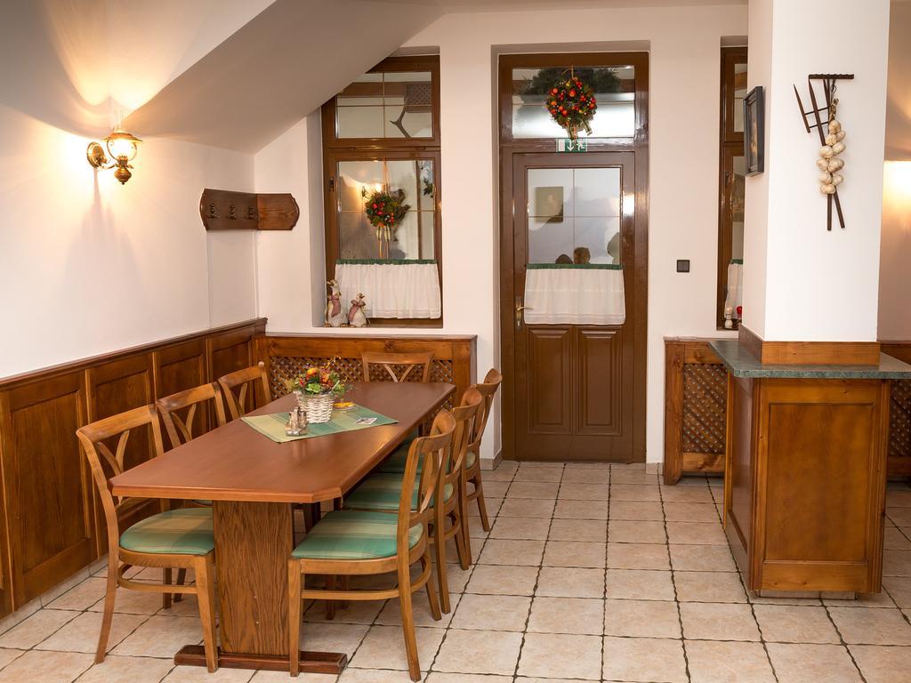 Penzion Gazdovsky Hostinec Topolcianky Ngoại thất bức ảnh